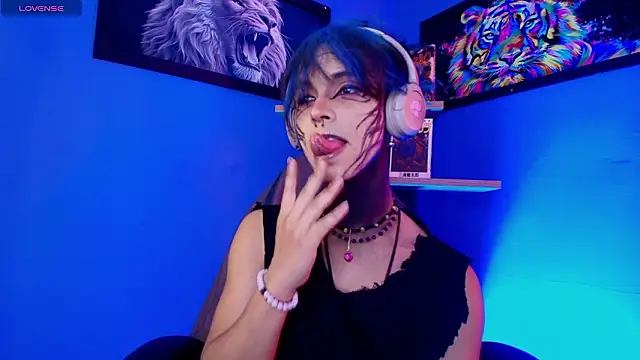 luxiel  online show from 03-17-26, 10:46