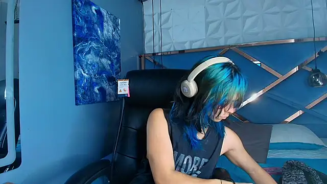 luxiel  online show from 04-28-26, 09:30
