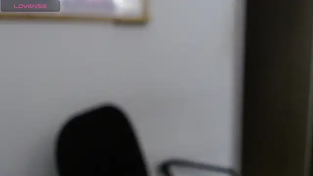 Snapshot of LorieFerrer chatting on 02-13-25, 11:15 LorieFerrer online show from 02-13-25, 11:15