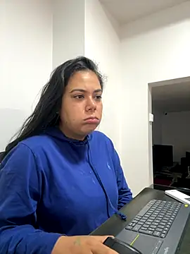 Snapshot of LorieFerrer chatting on 10-16-25, 02:36 LorieFerrer online show from 10-16-25, 02:36