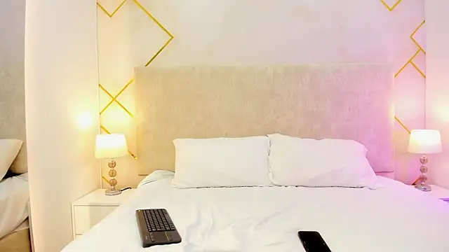 isaa and juanjo online show from 11-28-25, 03:39