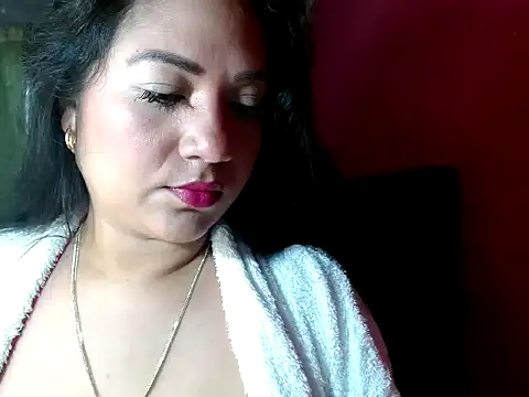 Snapshot of KAROLOLIVERO chatting on 11-08-25, 06:44 KAROLOLIVERO online show from 11-08-25, 06:44