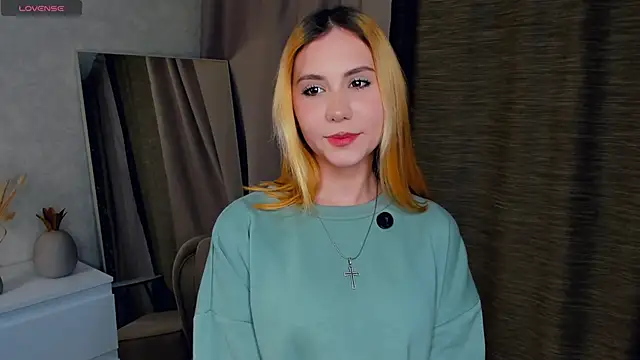 LilyMaiorano online show from 11-07-25, 06:51