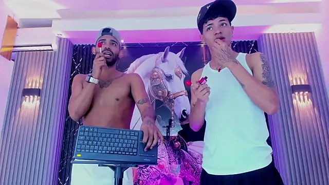 Snapshot of Extreme_Power_ chatting on 11-15-25, 06:17 Extreme Power online show from 11-15-25, 06:17