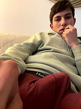 JoseCho18 online show from 01-11-26, 07:43