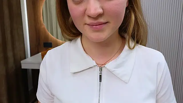 Snapshot of KirstieVise chatting on 11-12-25, 12:20 KirstieVise online show from 11-12-25, 12:20