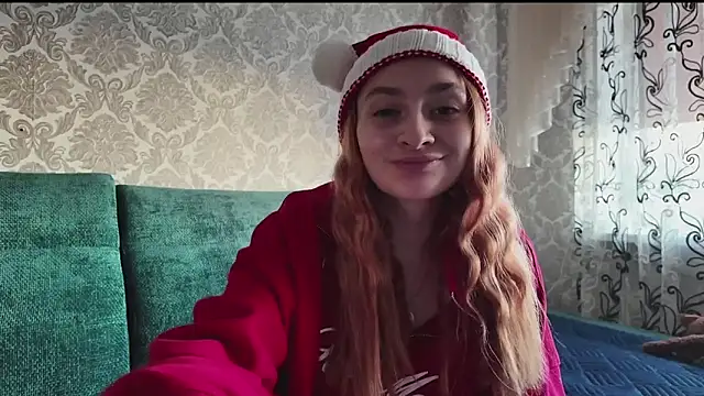 Snapshot of SweetLiaison chatting on 12-14-25, 06:19 SweetLiaison online show from 12-14-25, 06:19