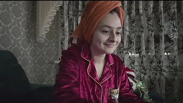 Snapshot of SweetLiaison chatting on 12-18-25, 04:55 SweetLiaison online show from 12-18-25, 04:55