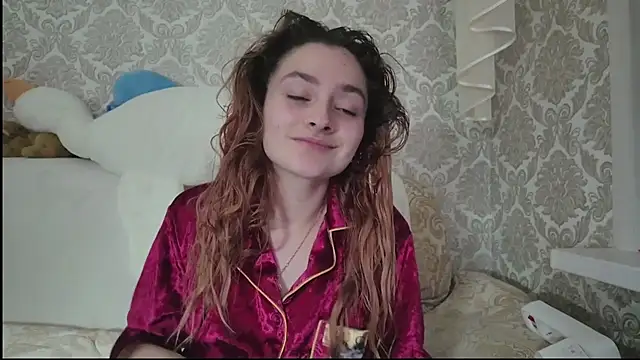 Snapshot of SweetLiaison chatting on 11-23-25, 07:02 SweetLiaison online show from 11-23-25, 07:02