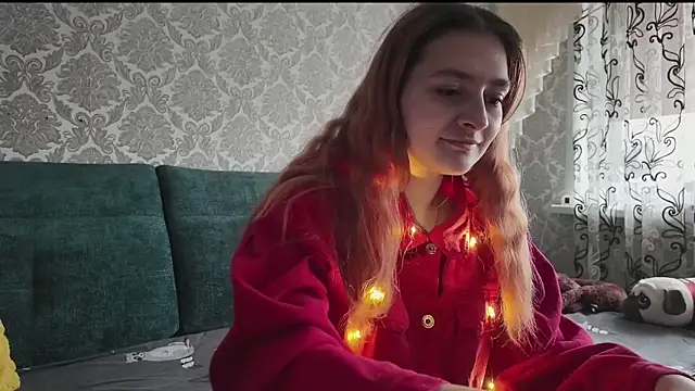 Snapshot of SweetLiaison chatting on 12-17-25, 06:40 SweetLiaison online show from 12-17-25, 06:40