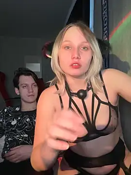 Snapshot of CrystaLuna69 chatting on 01-17-26, 01:37 CrystaLuna69 online show from 01-17-26, 01:37