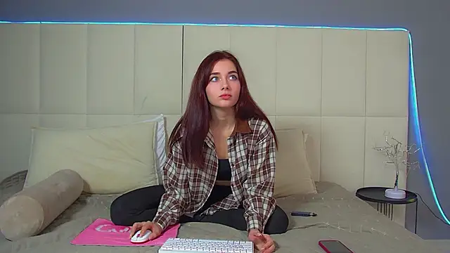 SelenaPonces online show from 11-11-25, 02:01