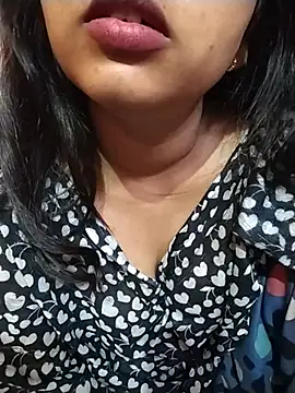 Sexy Divya   online show from 05-16-26, 01:04