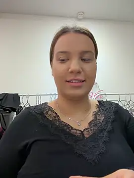 Snapshot of KilianaNoir chatting on 06-21-26, 05:57 KilianaNoir online show from 06-21-26, 05:57