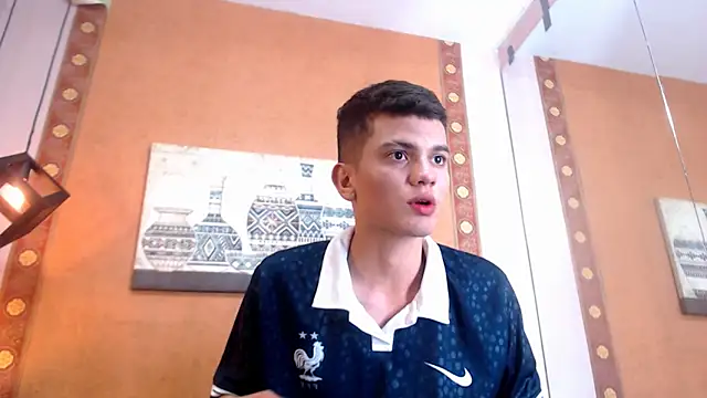 Snapshot of Lucian_Mills chatting on 11-08-25, 11:19 Lucian Mills online show from 11-08-25, 11:19