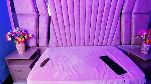 MarianaGibson online show from 11-07-25, 04:11