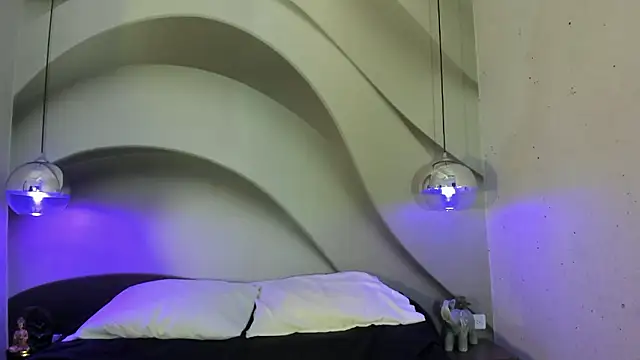 YaraShine online show from 01-14-26, 11:47