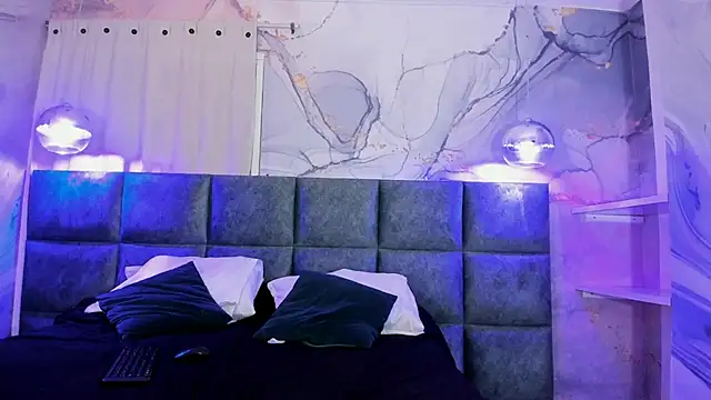 YaraShine online show from 11-29-25, 01:00