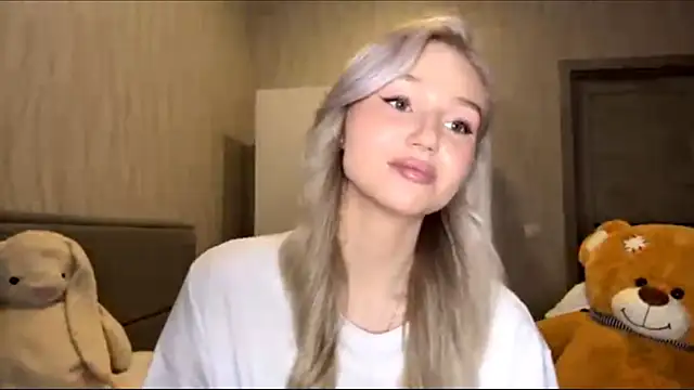 MoonlitCrystalia online show from 11-09-25, 04:22