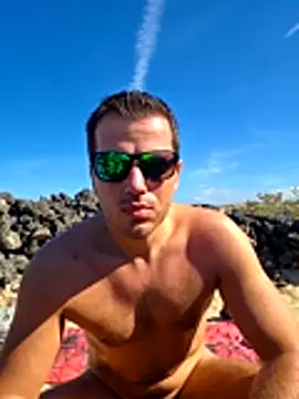 thenakedtraveler online show from 01-12-26, 12:01