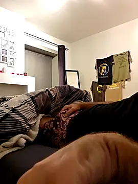 thenakedtraveler online show from 11-08-25, 12:58