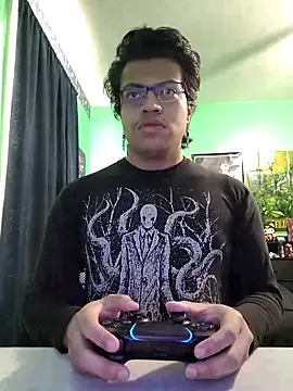 Snapshot of Crypticfreak50 chatting on 11-07-25, 04:22 Crypticfreak50 online show from 11-07-25, 04:22