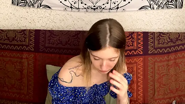 Snapshot of LuisParizo chatting on 11-08-25, 11:58 LuisParizo online show from 11-08-25, 11:58