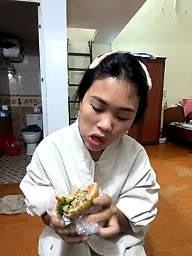 Snapshot of Lynly_k2 chatting on 03-30-26, 12:34 Lynly k2 online show from 03-30-26, 12:34