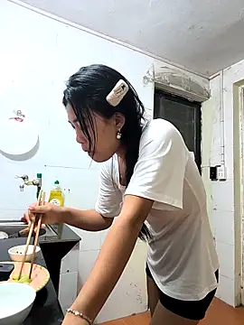 Snapshot of Lynly_k2 chatting on 02-27-26, 12:27 Lynly k2 online show from 02-27-26, 12:27