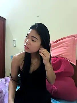 Snapshot of Lynly_k2 chatting on 03-14-26, 12:27 Lynly k2 online show from 03-14-26, 12:27