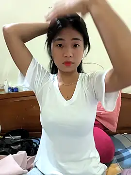 Snapshot of Lynly_k2 chatting on 03-05-26, 03:36 Lynly k2 online show from 03-05-26, 03:36