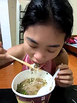 Snapshot of Lynly_k2 chatting on 03-10-26, 01:42 Lynly k2 online show from 03-10-26, 01:42