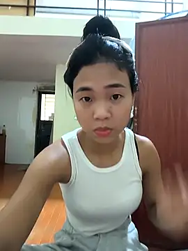 Snapshot of Lynly_k2 chatting on 04-06-26, 12:17 Lynly k2 online show from 04-06-26, 12:17