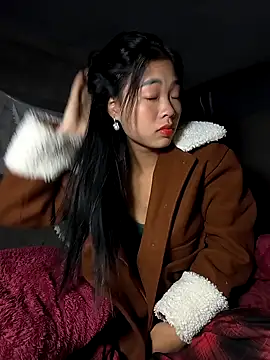 Lynly k2 online show from 11-30-25, 12:33