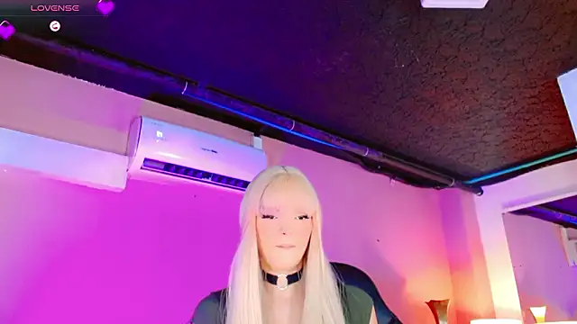 Snapshot of AnnaRouseQueen chatting on 01-31-26, 08:18 AnnaRouseQueen online show from 01-31-26, 08:18