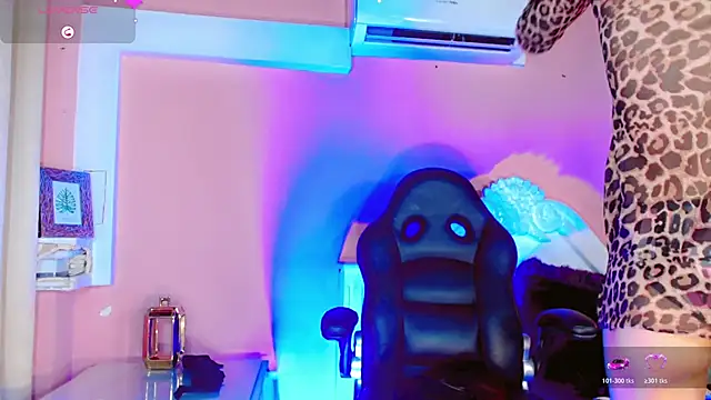 Snapshot of AnnaRouseQueen chatting on 02-10-26, 09:58 AnnaRouseQueen online show from 02-10-26, 09:58