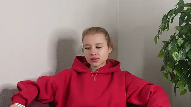 NganZarella online show from 11-10-25, 04:28