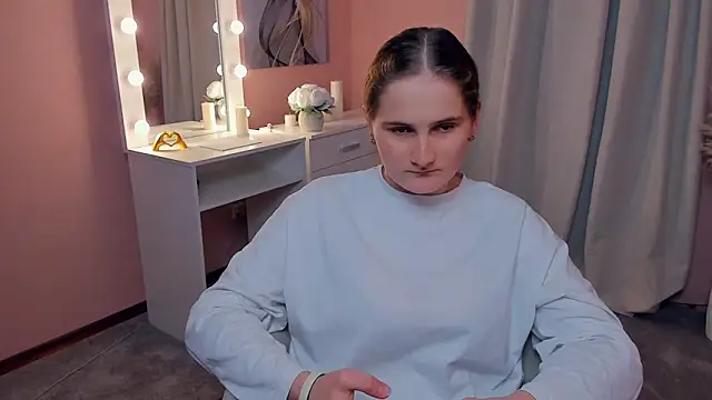 Snapshot of TorriBreckel chatting on 11-09-25, 09:46 TorriBreckel online show from 11-09-25, 09:46