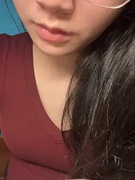 Lynn-122 online show from 11-18-25, 04:16