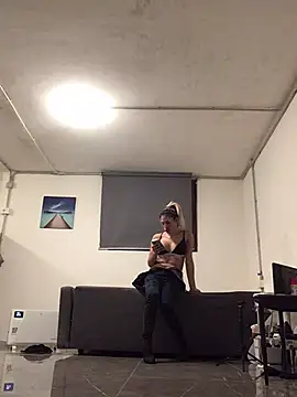 ESTRELLABERECHUCKY online show from 01-09-26, 07:54