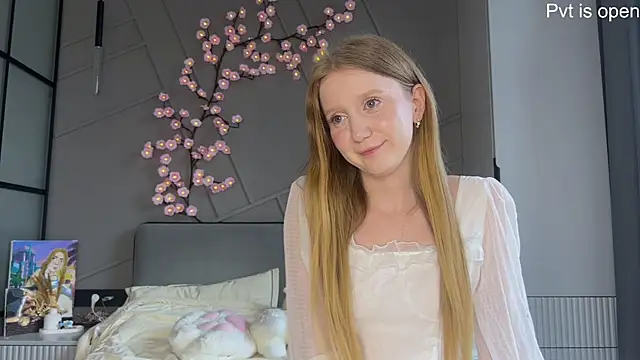 MiraJuicyJune online show from 05-29-26, 04:29