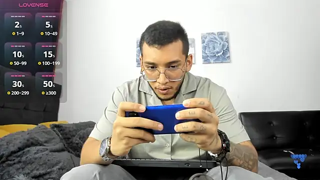 ariannawil online show from 12-18-25, 12:05