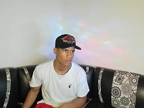 JUANBIGCOCK21CM online show from 04-28-26, 08:24