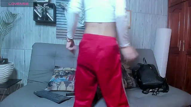 Melany 27 online show from 12-17-25, 01:27