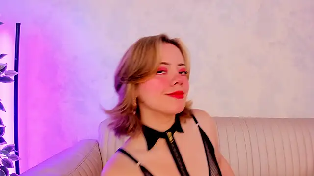 Snapshot of AnnaTylor chatting on 01-17-26, 12:31 AnnaTylor online show from 01-17-26, 12:31