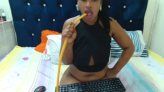 JuiceLips88 online show from 11-14-25, 04:43