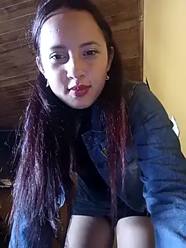 Snapshot of Chloe_2-4 chatting on 11-18-25, 06:55 Chloe 2-4 online show from 11-18-25, 06:55