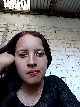 Snapshot of Chloe_2-4 chatting on 11-08-25, 09:51 Chloe 2-4 online show from 11-08-25, 09:51