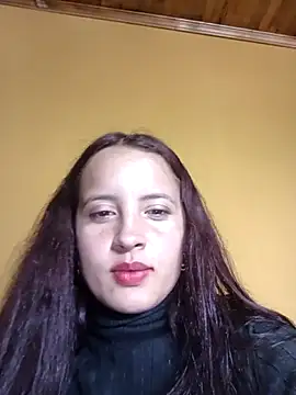 Snapshot of Chloe_2-4 chatting on 11-17-25, 07:29 Chloe 2-4 online show from 11-17-25, 07:29