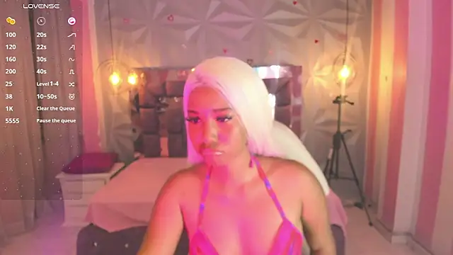 Snapshot of Saloome_collins chatting on 11-12-25, 04:49 Saloome collins online show from 11-12-25, 04:49